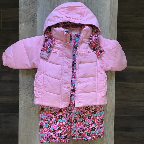OshKosh B'Gosh Infant Snowsuit - Picture 1 of 7